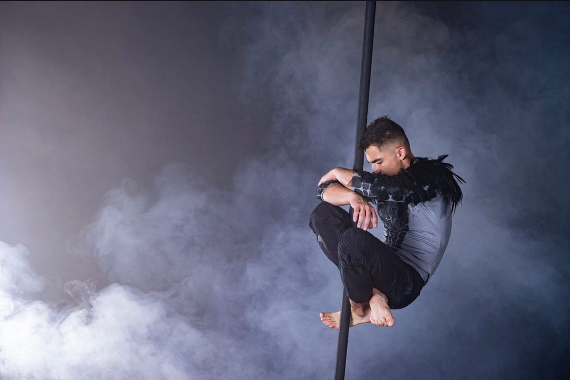 FLYING POLE - Image 4
