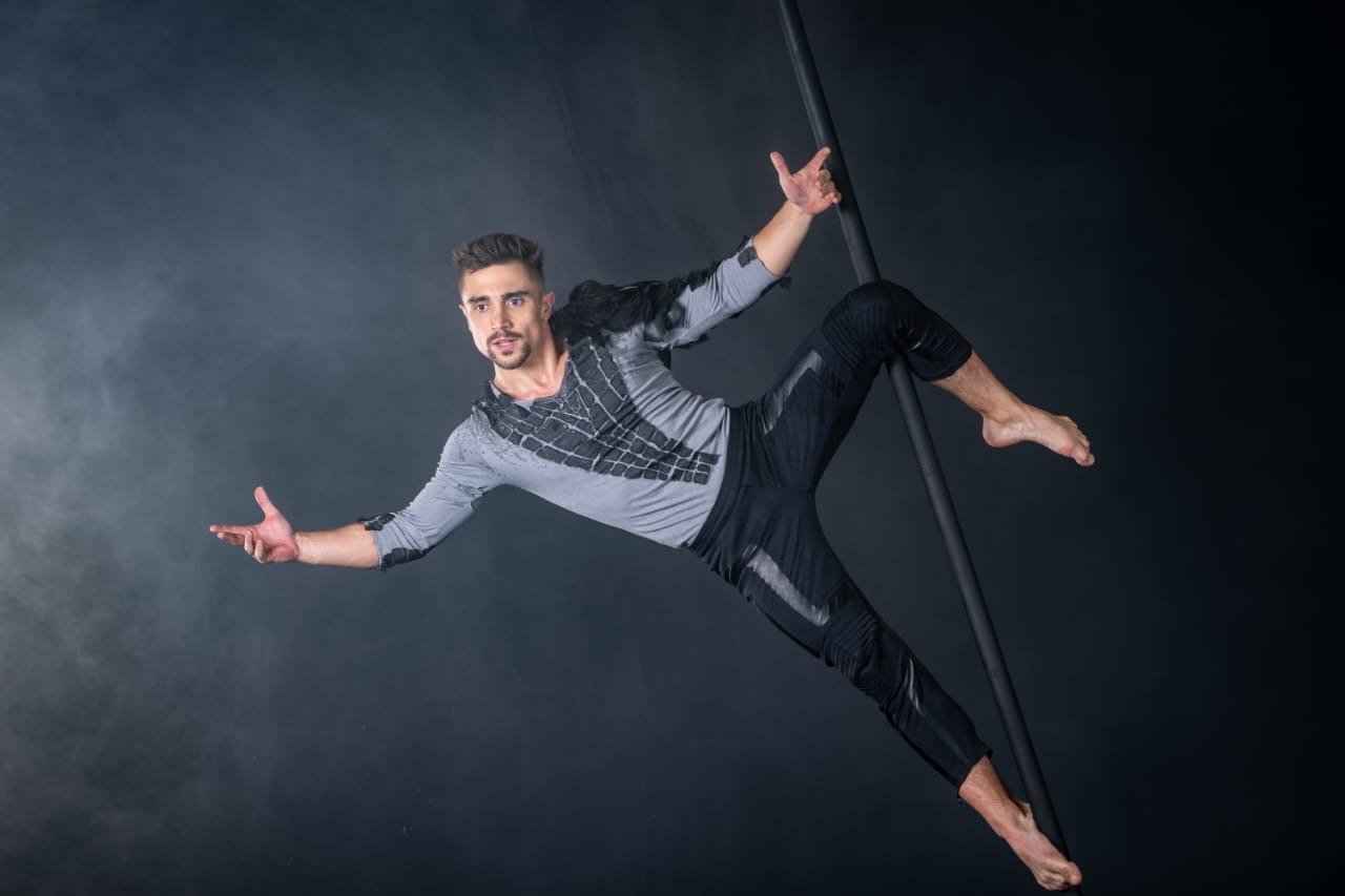 FLYING POLE - Image 3